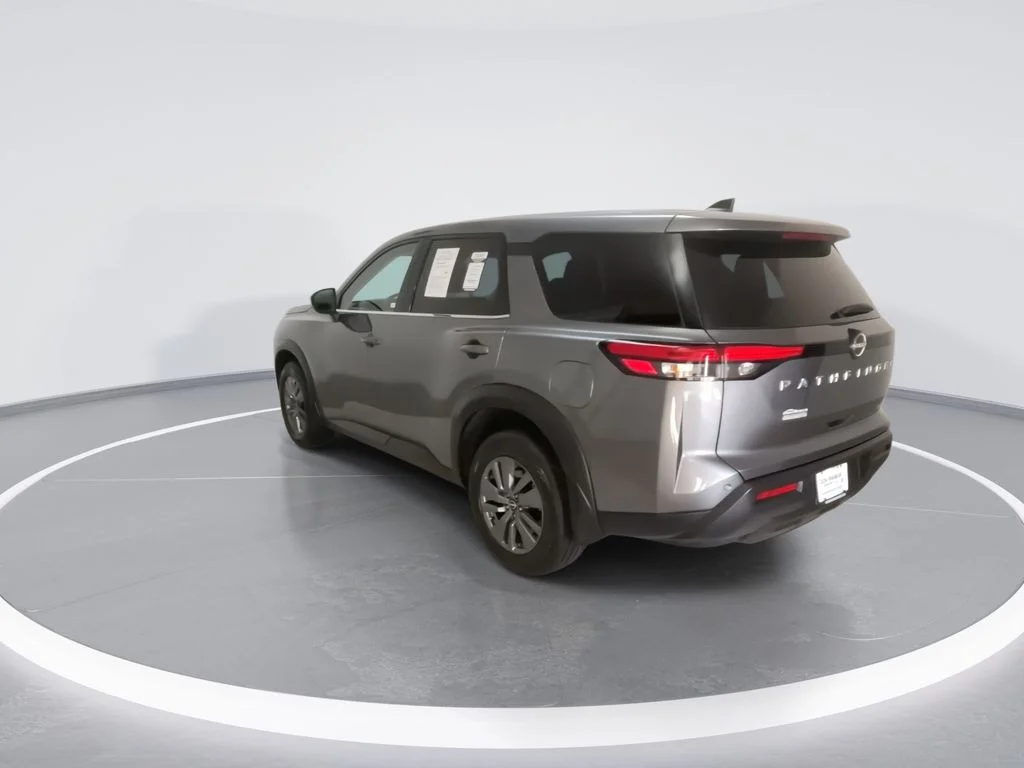 Used 2024 Gray Nissan S image 6