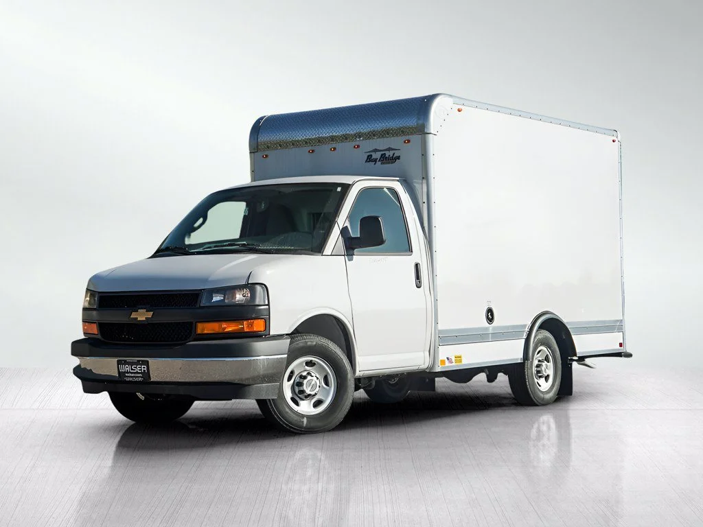 New 2026 Summit White Chevrolet 1WT image 1