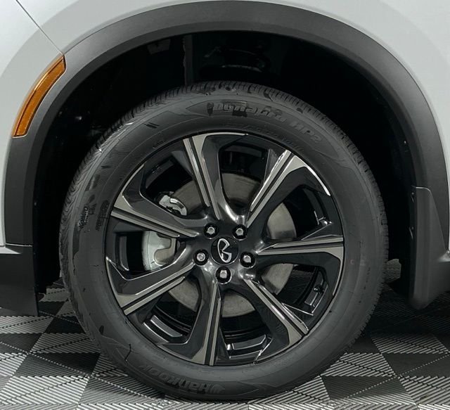 New 2027 2T RAD WHT INFINITI Autograph AWD image 10