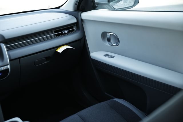 Used 2023 Cyber Gray Hyundai SE image 27