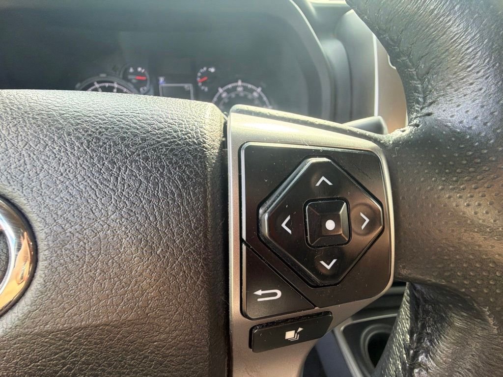 Used 2022 Midnight Black Metallic Toyota SR5 image 33