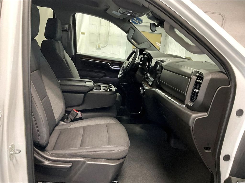 Used 2024 White Chevrolet LT image 11