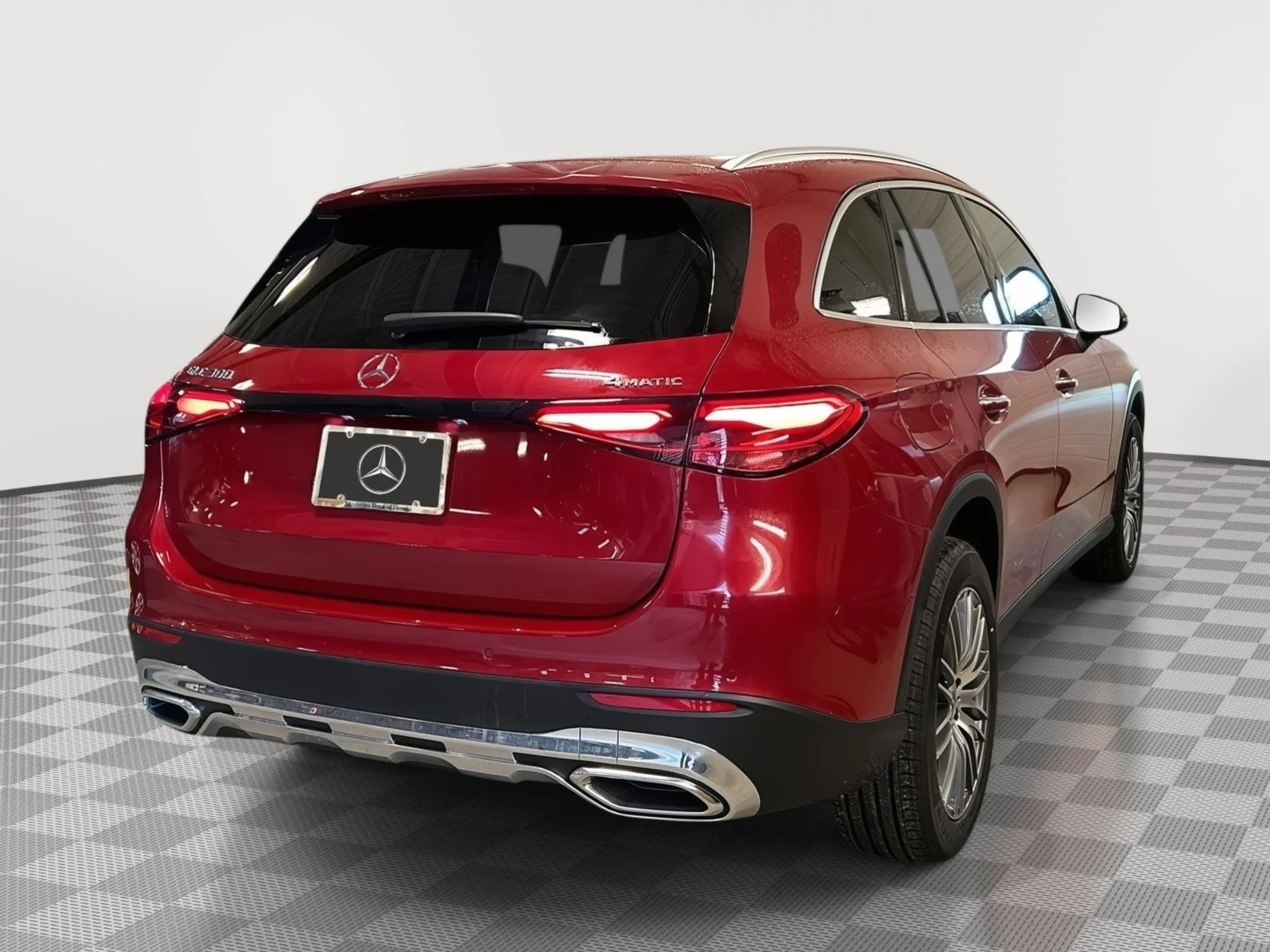 New 2026 MANUFAKTUR Patagonia Red Metallic Mercedes-Benz GLC 300 image 4