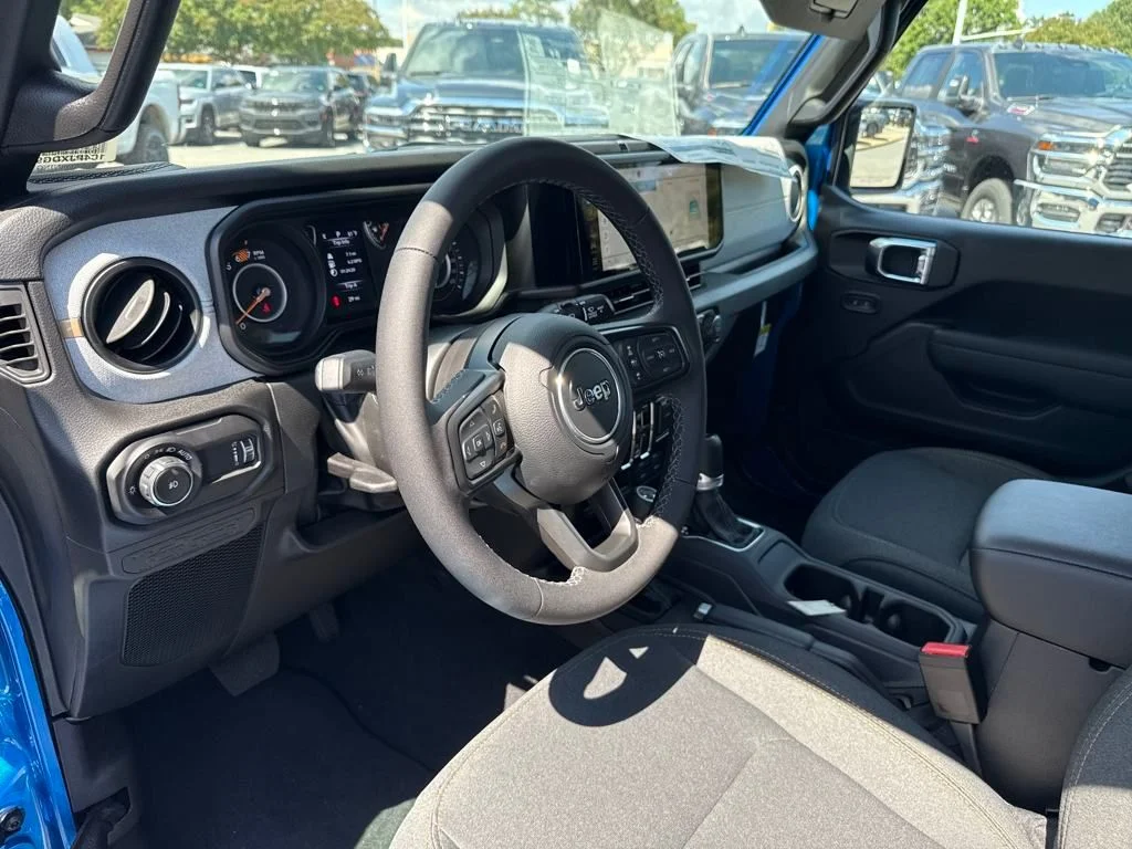 New 2025 Hydro Blue Pearl-Coat Exterior Paint Jeep Sport S image 11