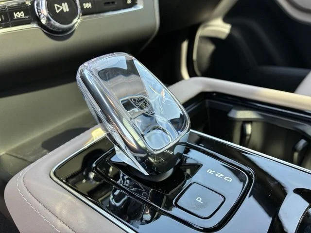 New 2026 Crystal White Volvo Plus image 16