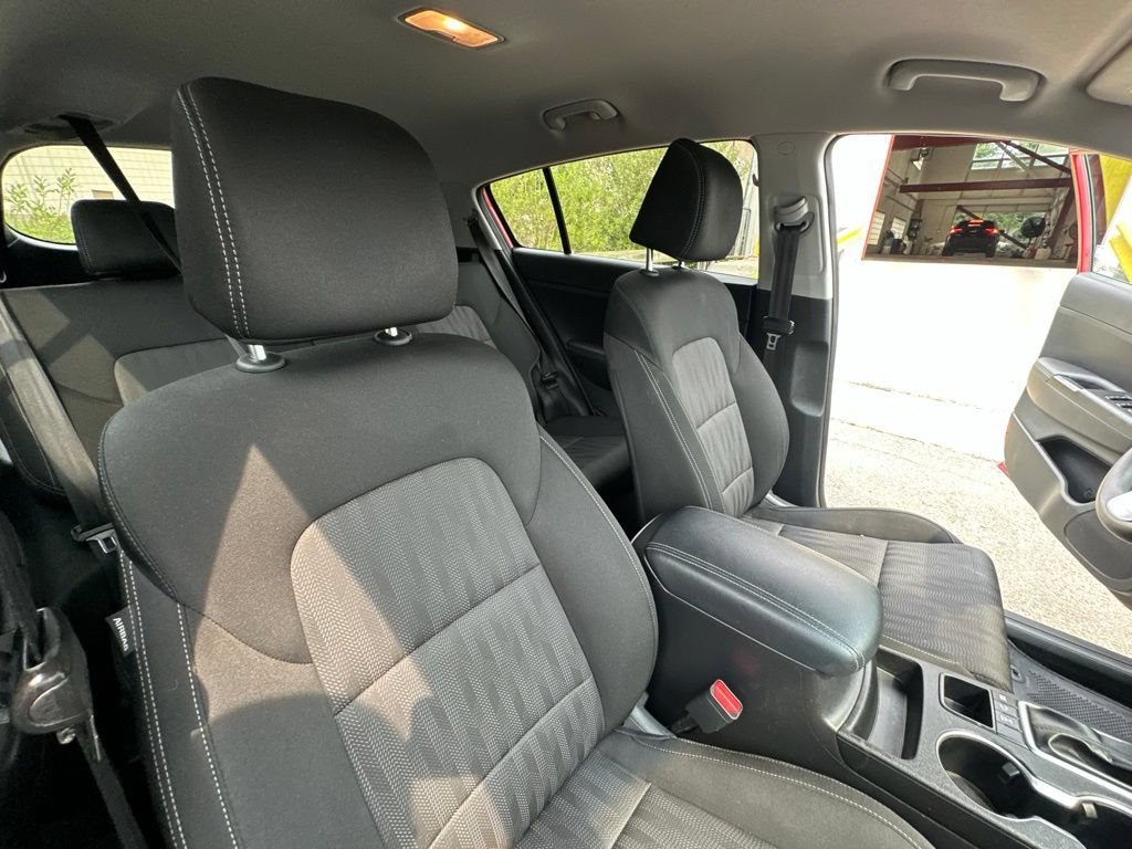 Used 2020 Red Kia LX image 37