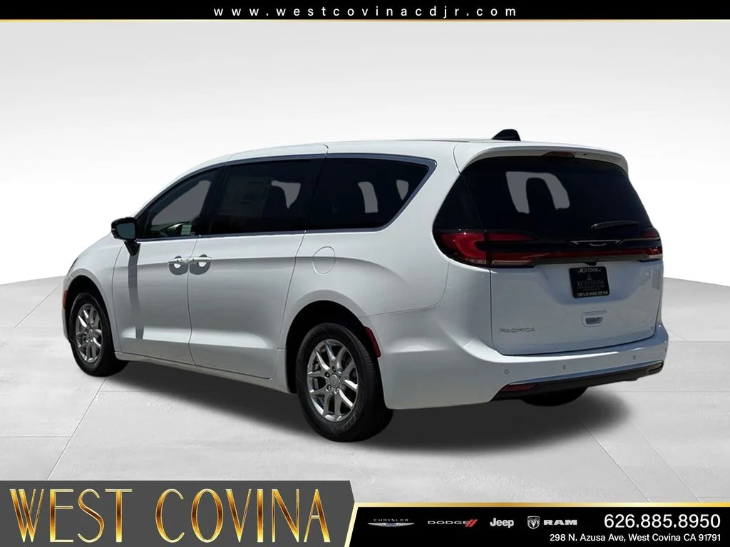 New 2027 Bright White Clear-Coat Exterior Paint Chrysler Select image 11