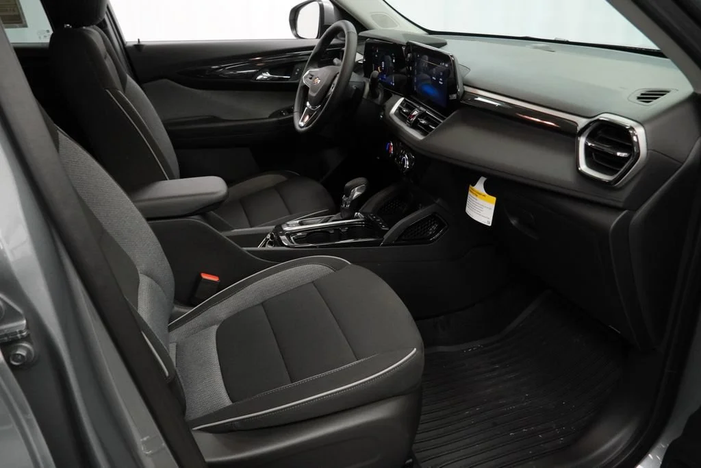 New 2026 Sterling Gray Metallic Chevrolet LT image 28