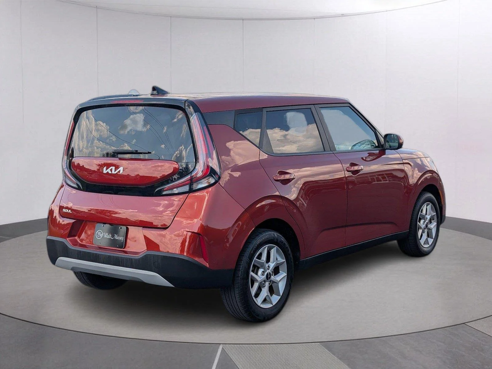Used 2024 Mars Orange Kia LX image 5