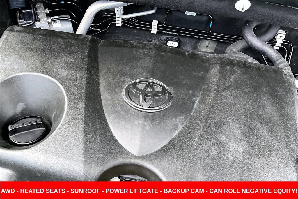 Used 2020 Gray Toyota XLE Premium image 30