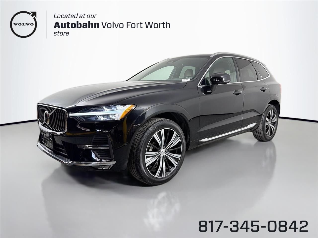 2023 Volvo XC60 B5 Plus Bright Theme AWD's photo