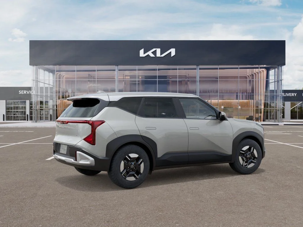 New 2027 Ivory Silver Kia LX image 6