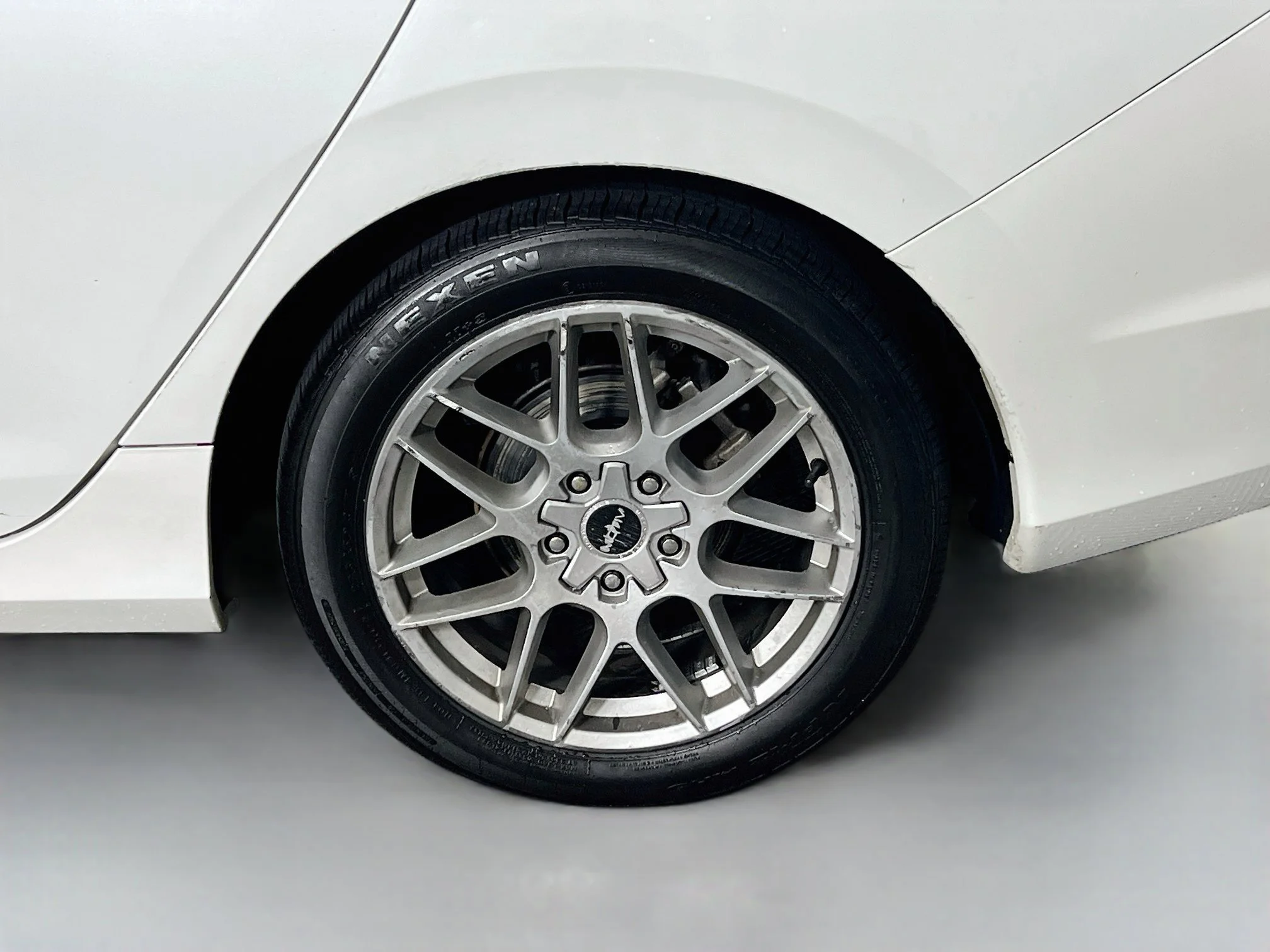 Used 2020 White Honda EX image 25