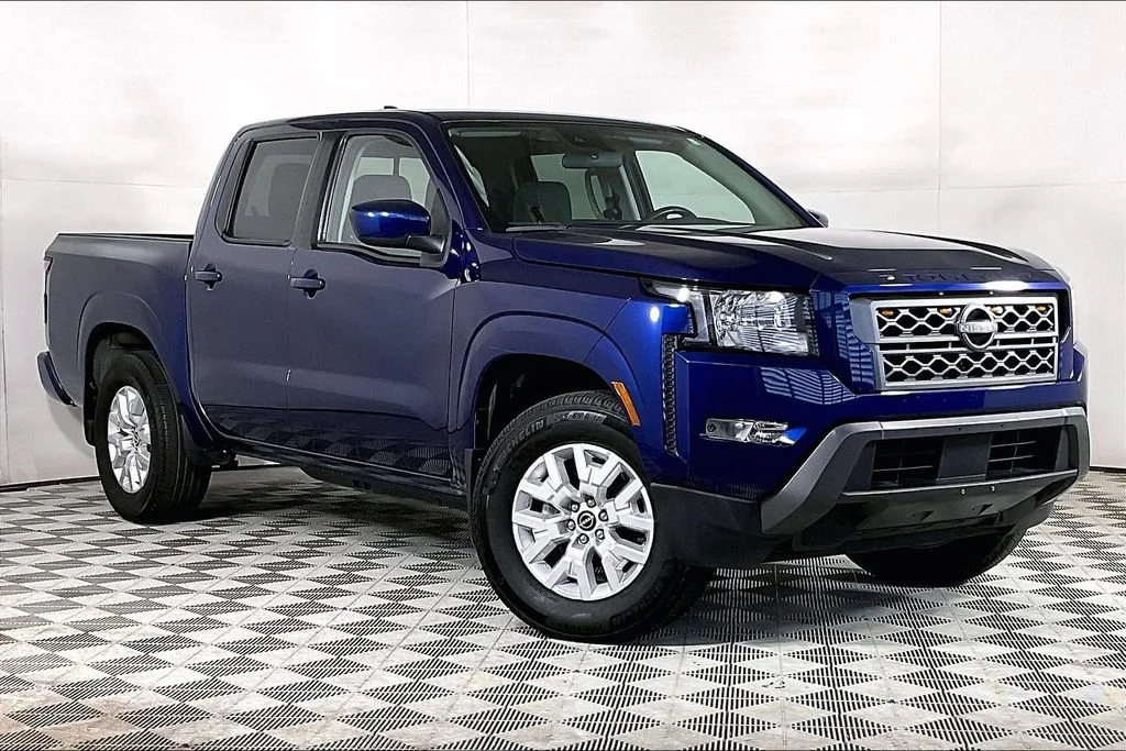 Used 2022 Blue Nissan SV image 12