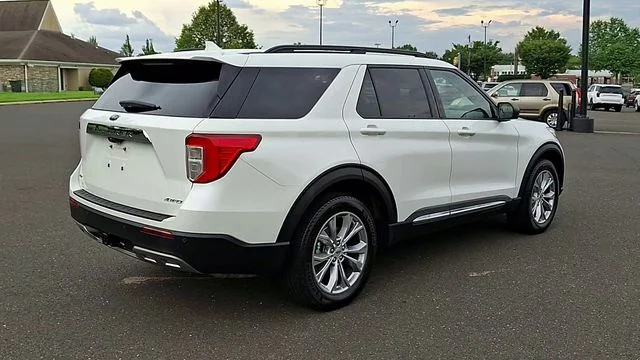 2023 Ford Explorer XLT - Photo 8