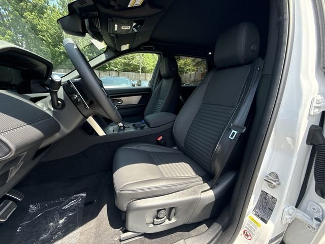 New 2026 Ostuni Pearl White LAND ROVER  image 10
