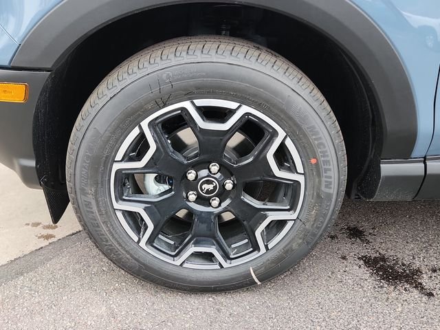 New 2026 Azure Gray Metallic Tri-Coat Ford Outer Banks® image 12