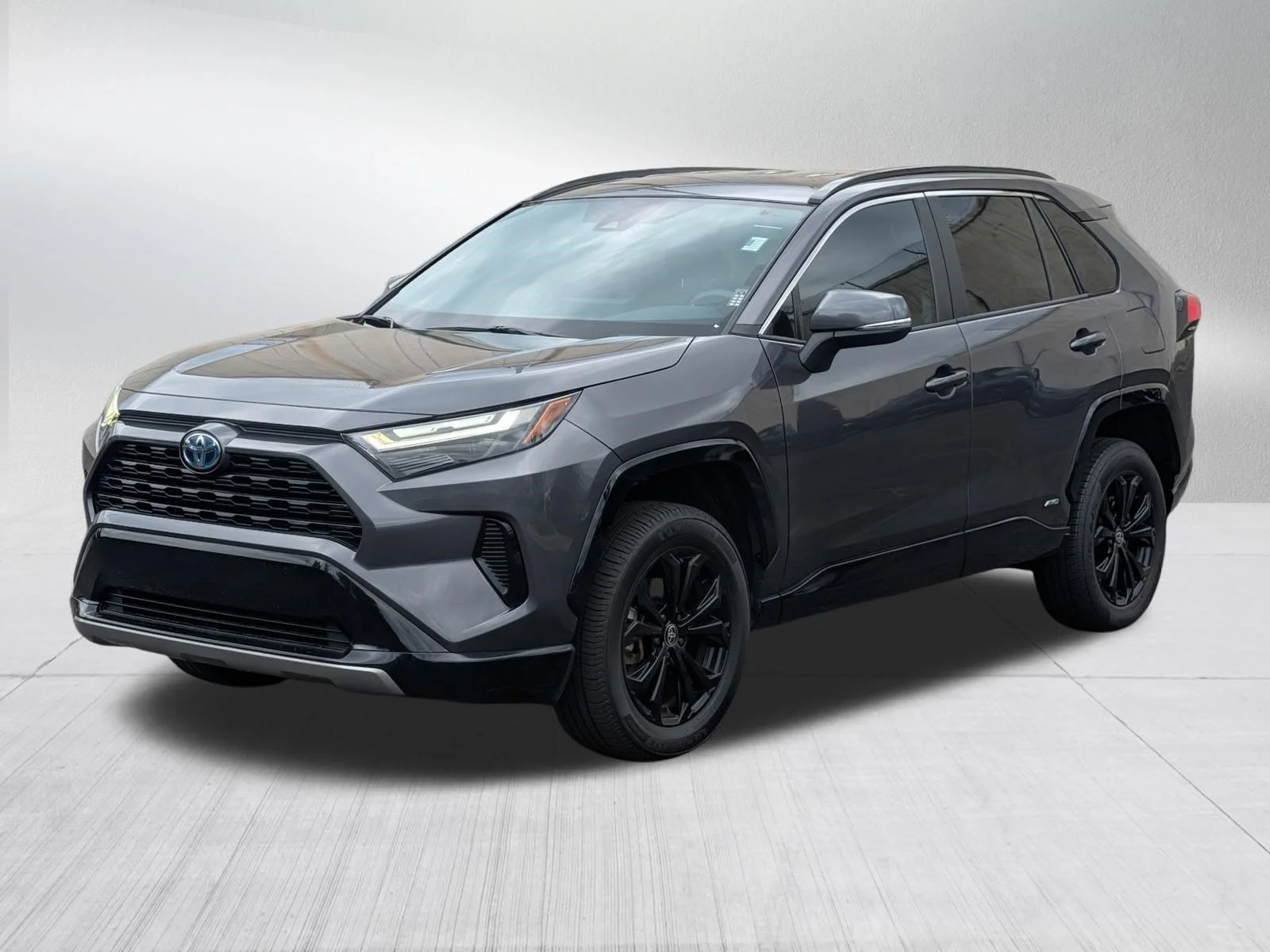 Used 2022 Magnetic Gray Metallic Toyota Hybrid SE image 3