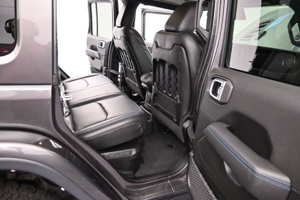 Used 2021 Granite Crystal Metallic Clearcoat Jeep Unlimited Rubicon image 16
