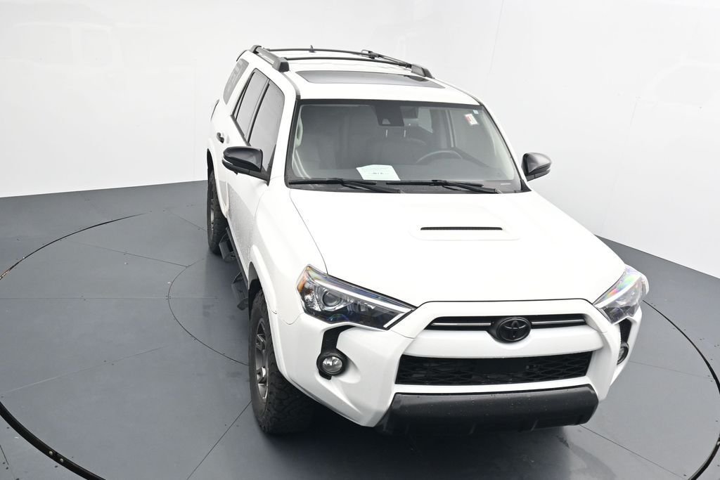 Used 2020 White Toyota Venture image 20