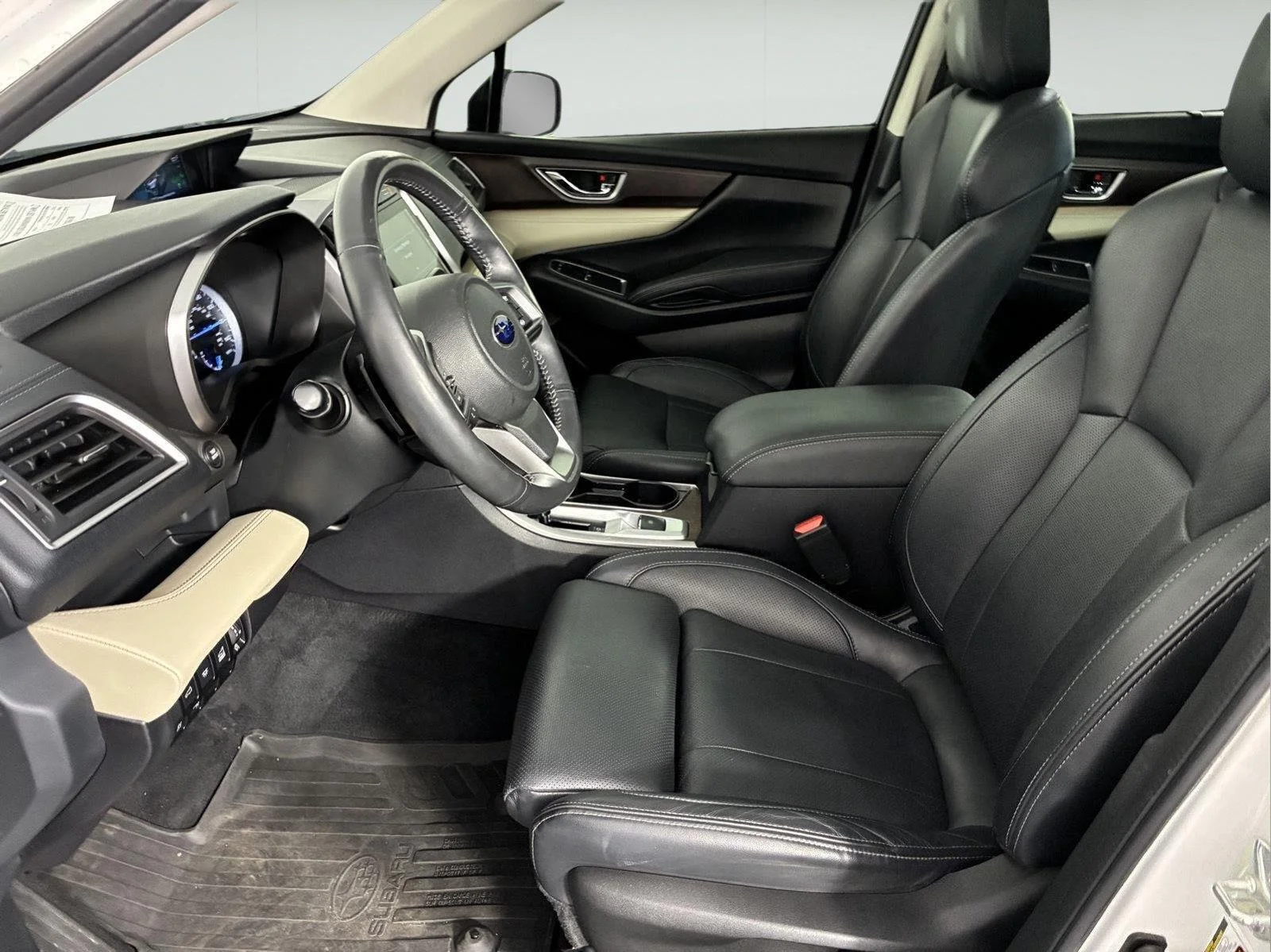 Used 2022 Crystal White Pearl Subaru Touring image 25