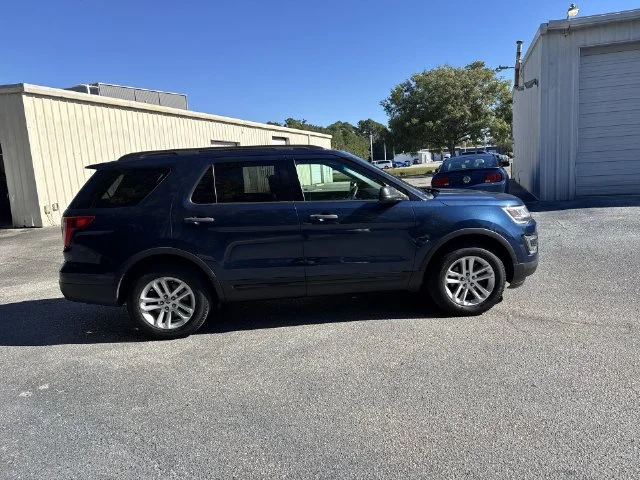 Used 2017 Blue Ford Base image 4