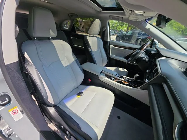 Used 2017  Lexus 350 image 27