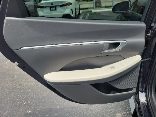 Used 2024 Blue Hyundai SEL image 10