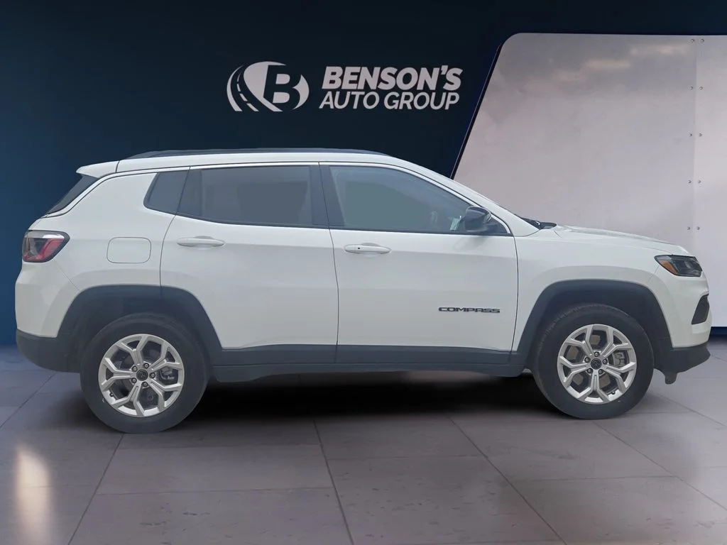 Used 2026 White Jeep Latitude image 6