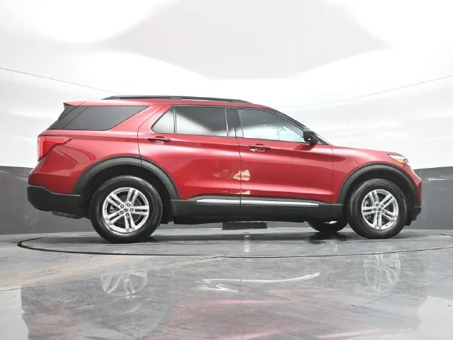 Used 2023 Red Ford XLT image 25