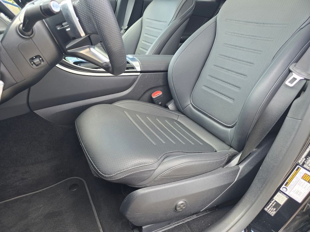 Used 2026 Black Mercedes-Benz GLC 300 image 27