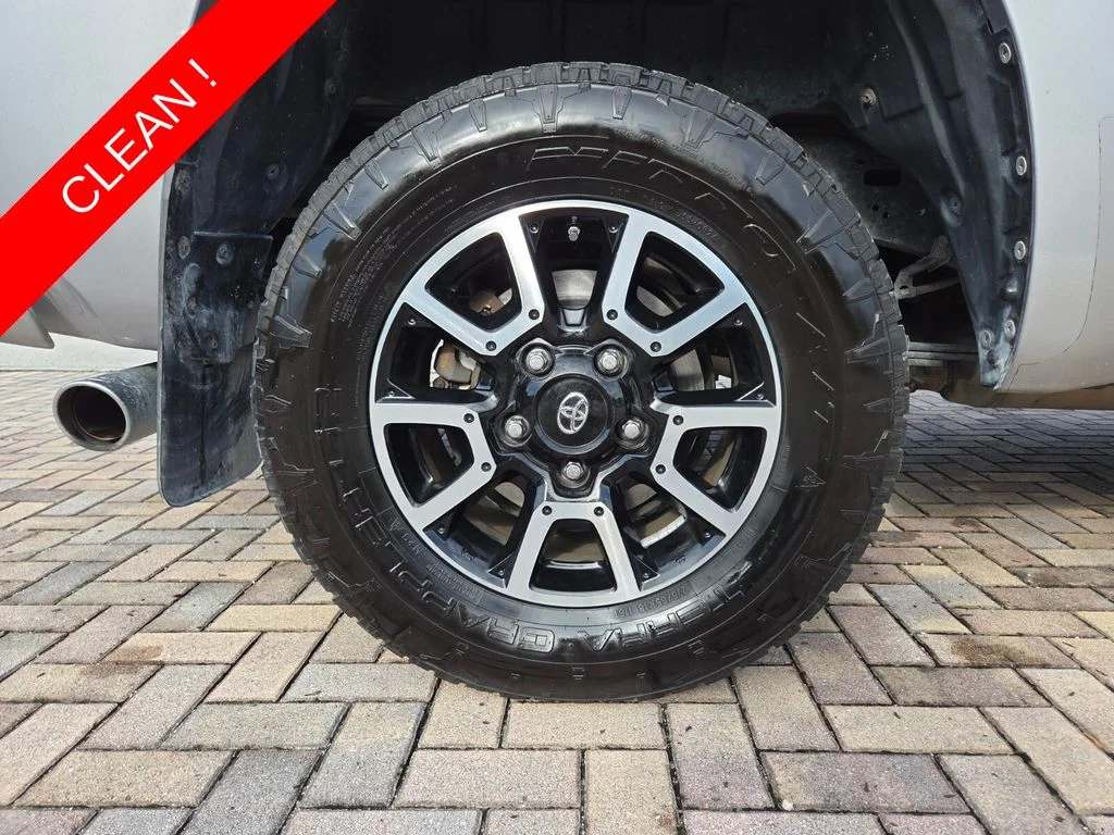 Used 2016 Silver Toyota SR5 image 19
