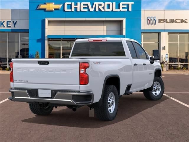 New 2026 Summit White Chevrolet WT image 4