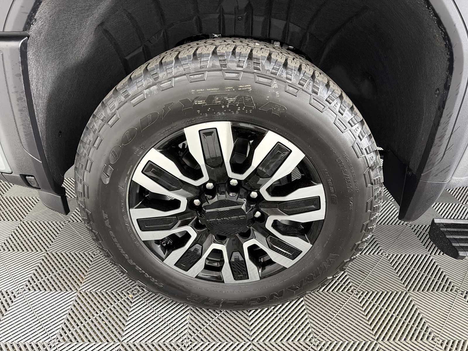 2026 GMC Sierra 2500HD Denali Ultimate - Photo 11