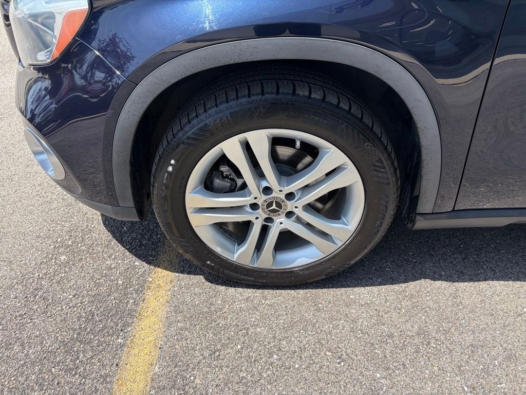 Used 2018 Lunar Blue Metallic Mercedes-Benz GLA 250 image 41