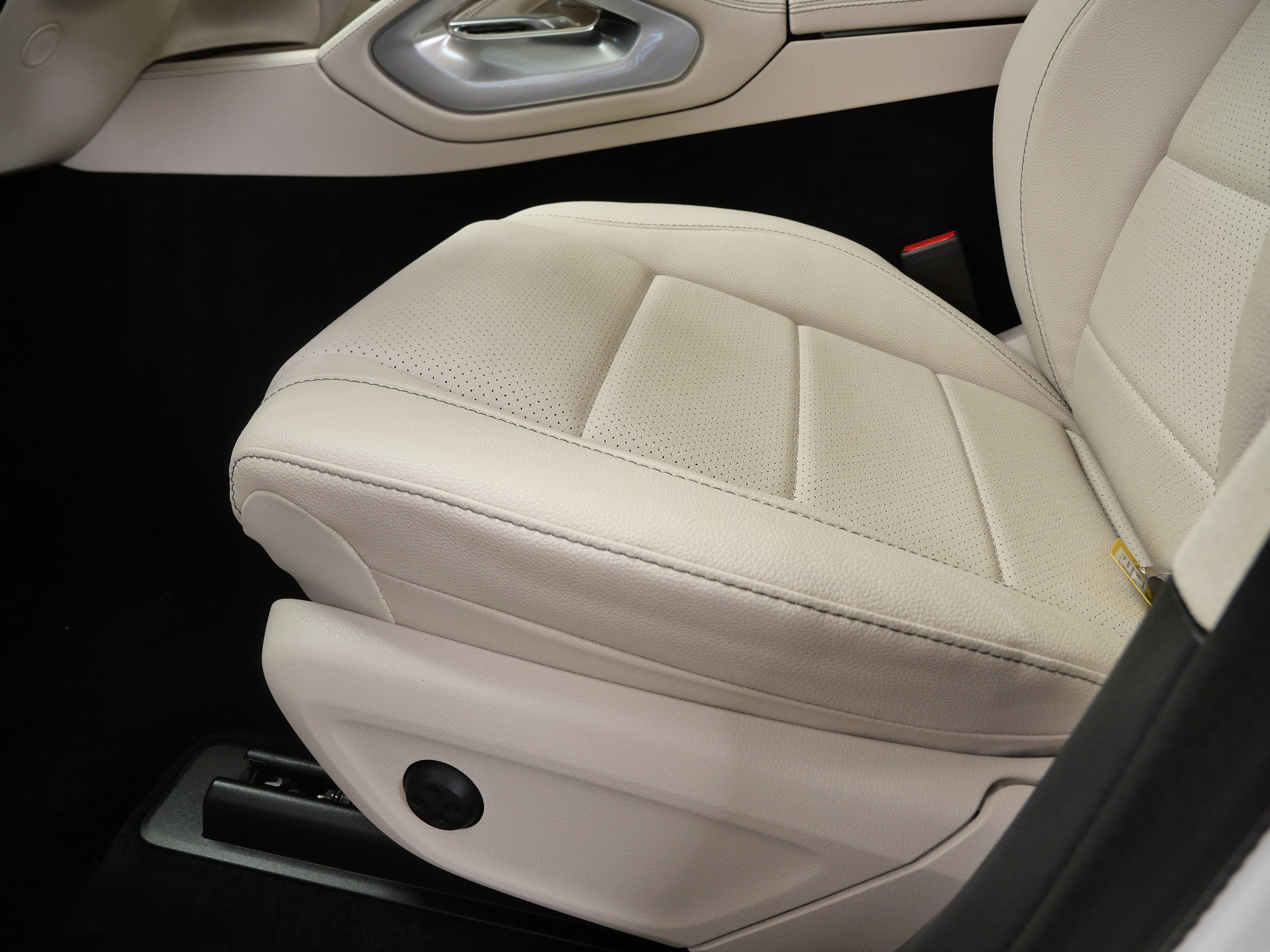 Certified Used 2026 Polar White Mercedes-Benz GLE 350 image 18