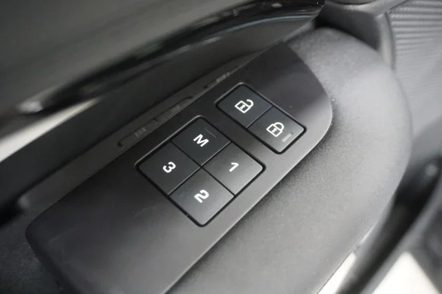 Used 2025 GRAY Land Rover S image 18