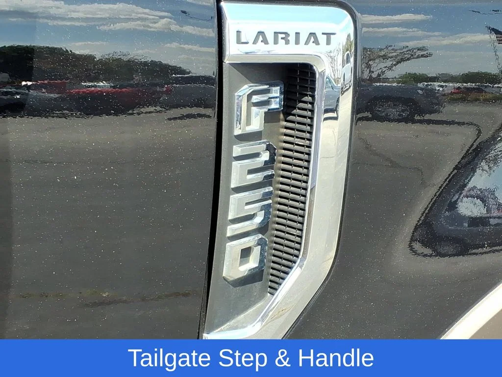 Used 2020 Black Ford Lariat image 32