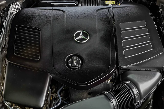 Used 2023 Blue Mercedes-Benz GLC 300 image 25