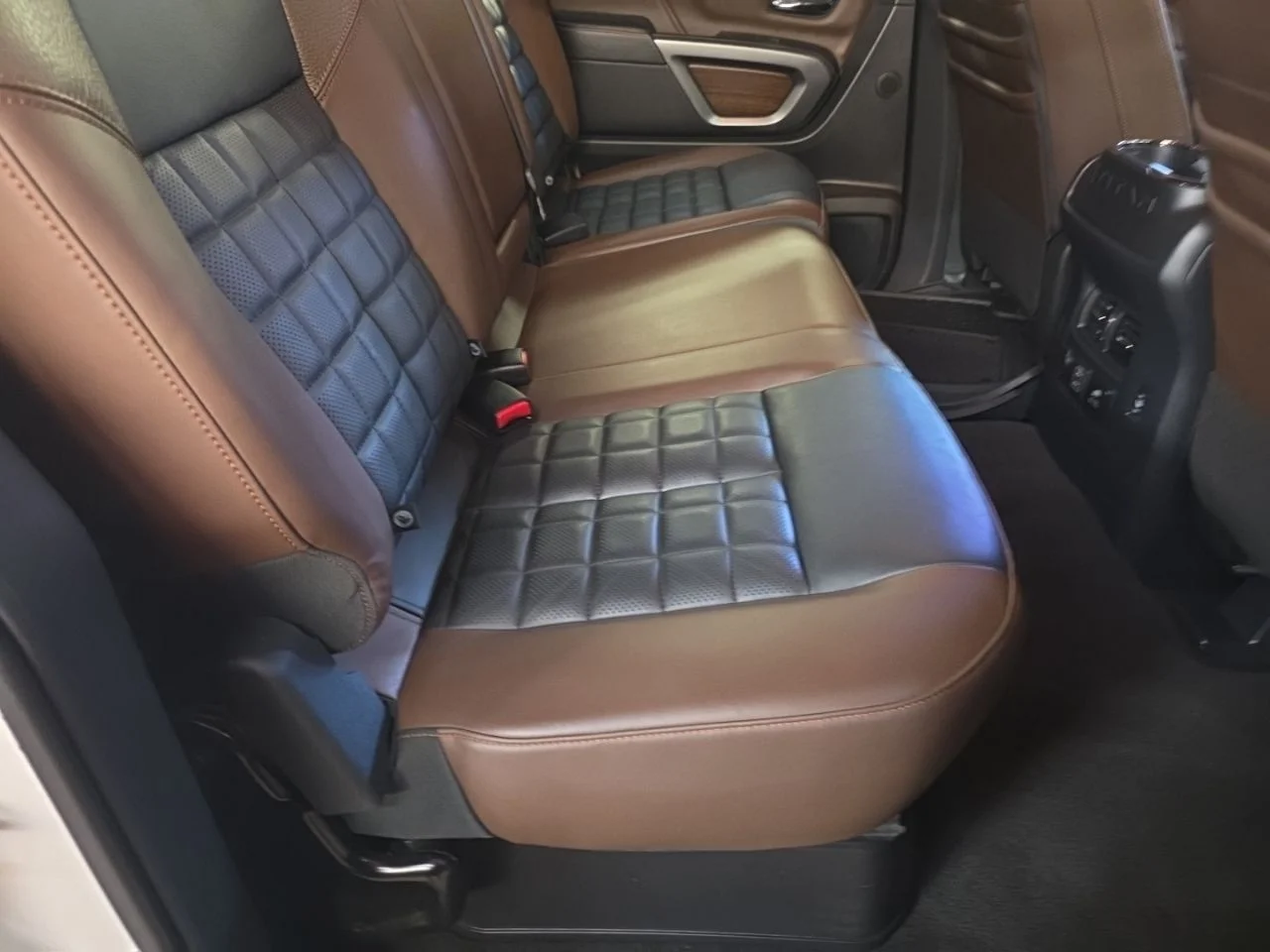 Used 2019 White Nissan Platinum Reserve image 23