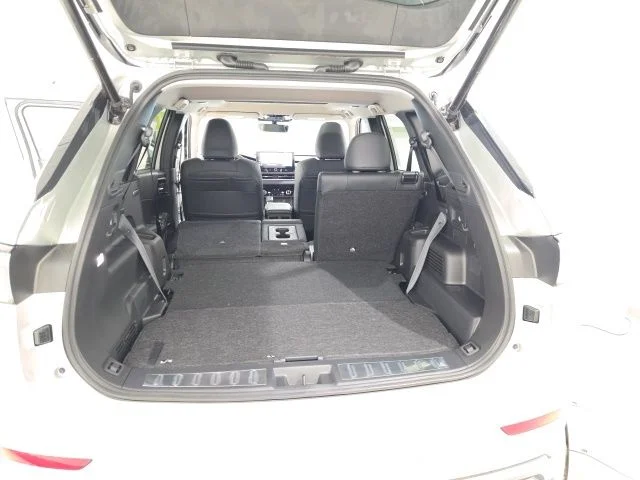 2026 Mitsubishi Outlander SE - Photo 18