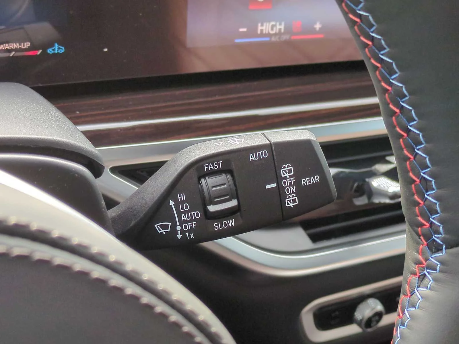New 2026 Black Sapphire Metallic BMW M60i image 27