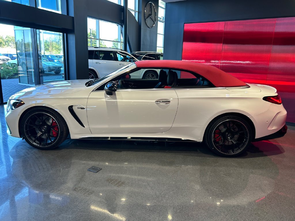 New 2027 MANUFAKTUR Moonlight White Metallic Mercedes-Benz AMG® CLE 53 4MATIC+ Cabriolet image 4