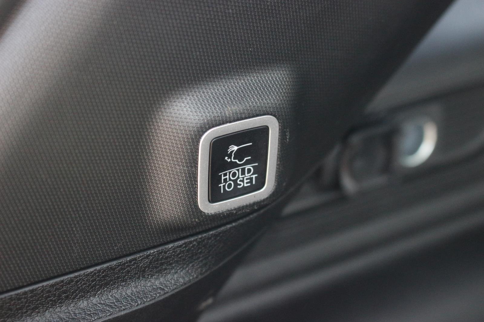 Used 2024 Grey Jeep 4x4 image 12