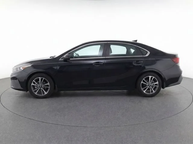 Used 2023 Black Kia LXS image 3