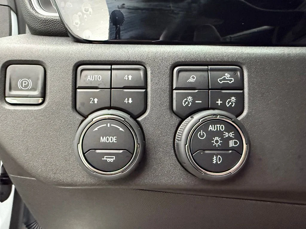 Used 2023 White Chevrolet LT Trail Boss image 27