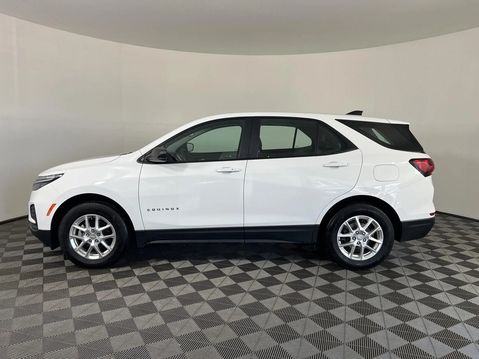 Used 2022 Summit White Chevrolet LS image 26