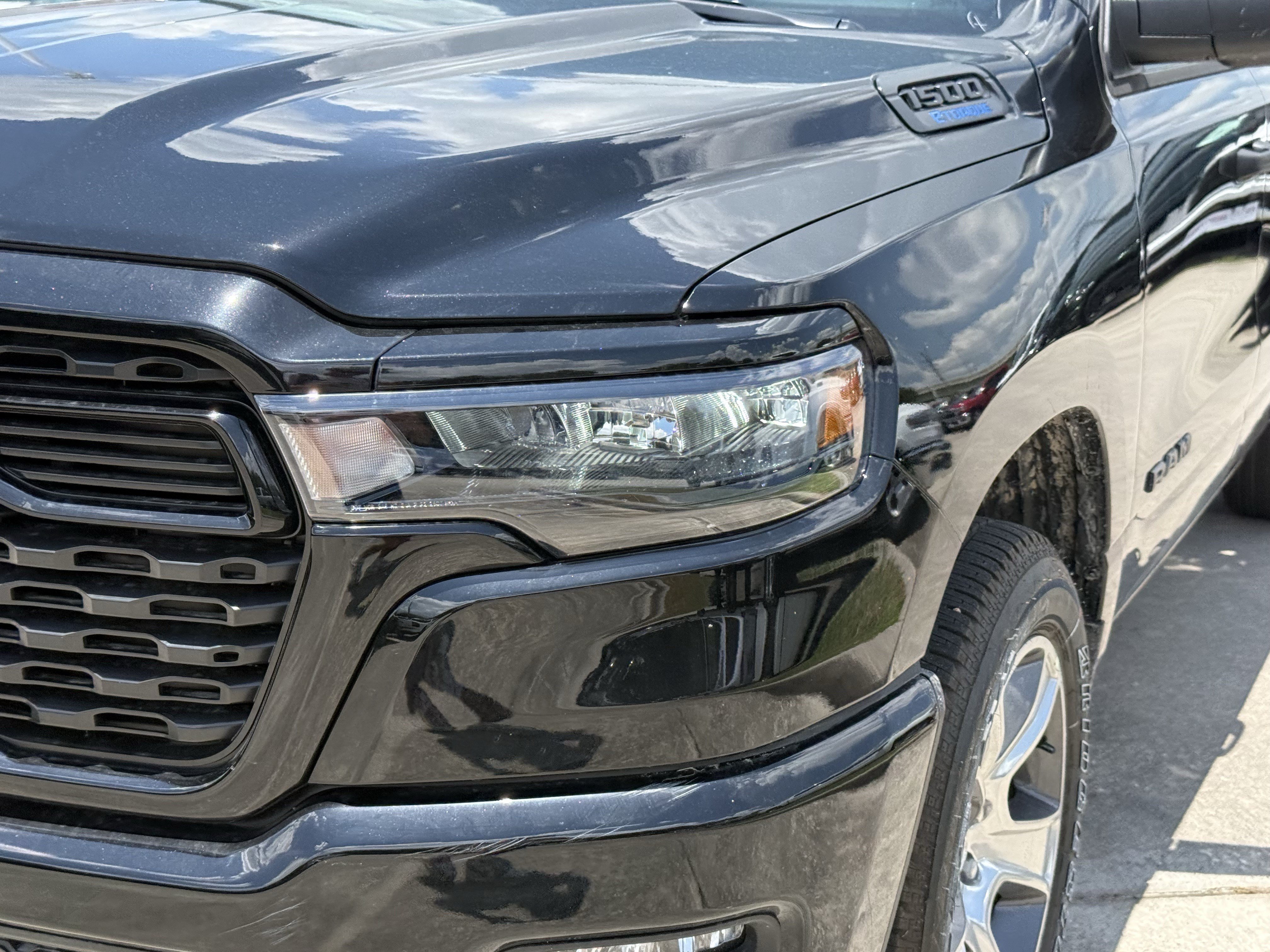 New 2026 Diamond Black Crystal Pearl-Coat Exterior Paint RAM Express image 7