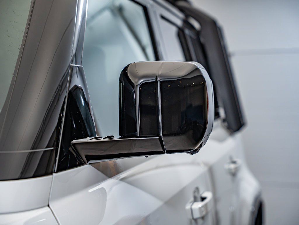 New 2026 Fuji White Land Rover X-Dynamic SE image 2