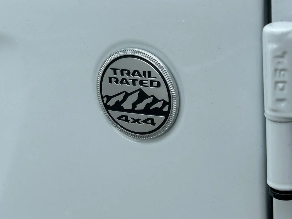 Used 2024 White Jeep Sahara image 15